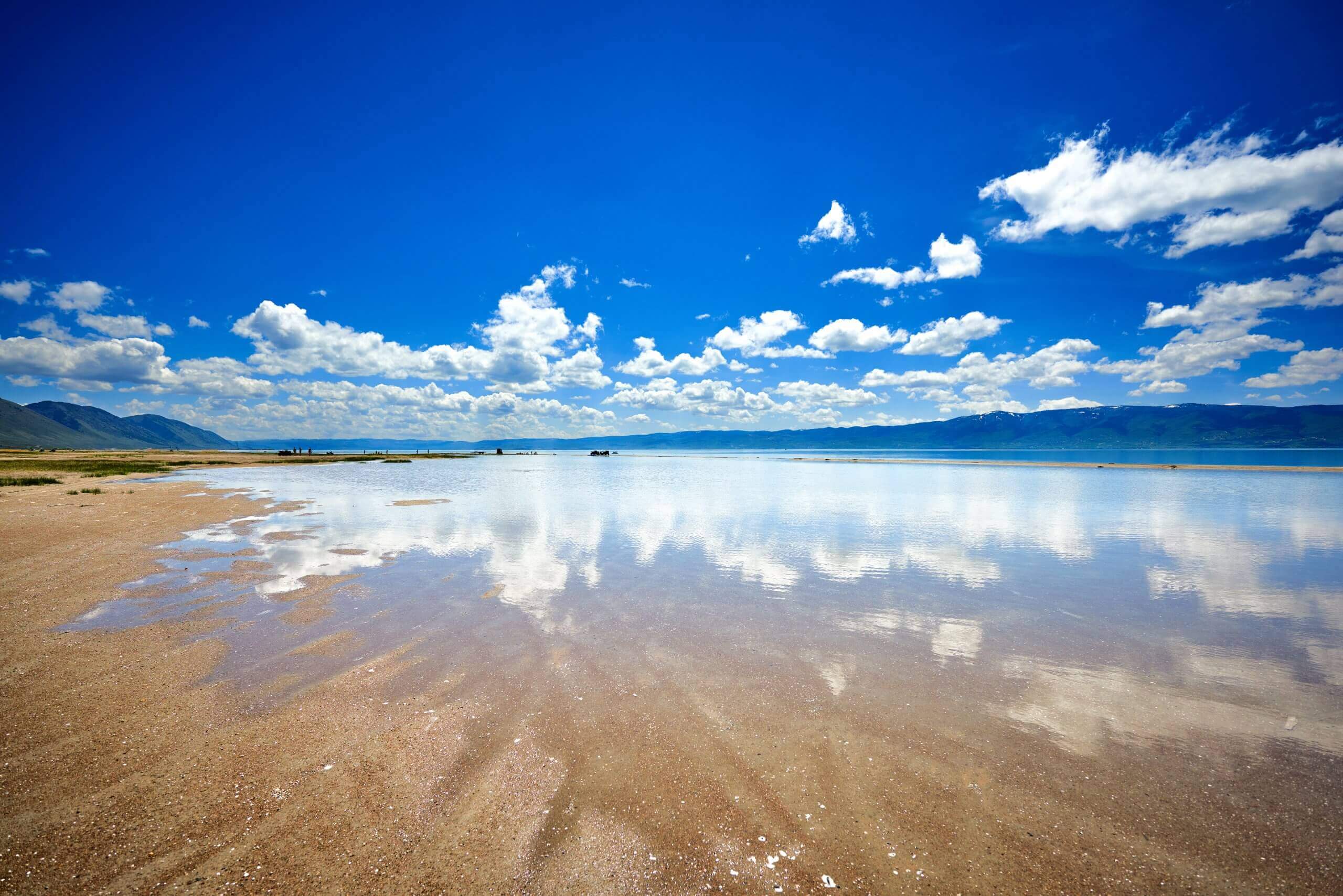 Clouds reflecting in the water at Bear Lake State Park.