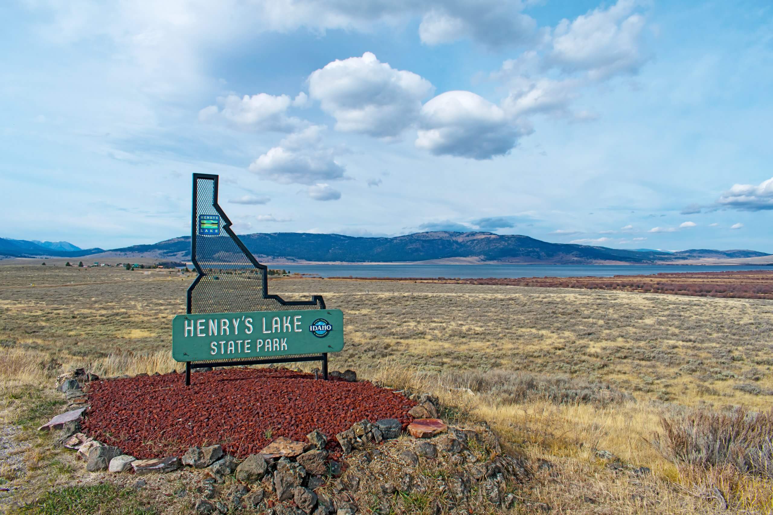 Welcome sign to Henrys Lake State Park.