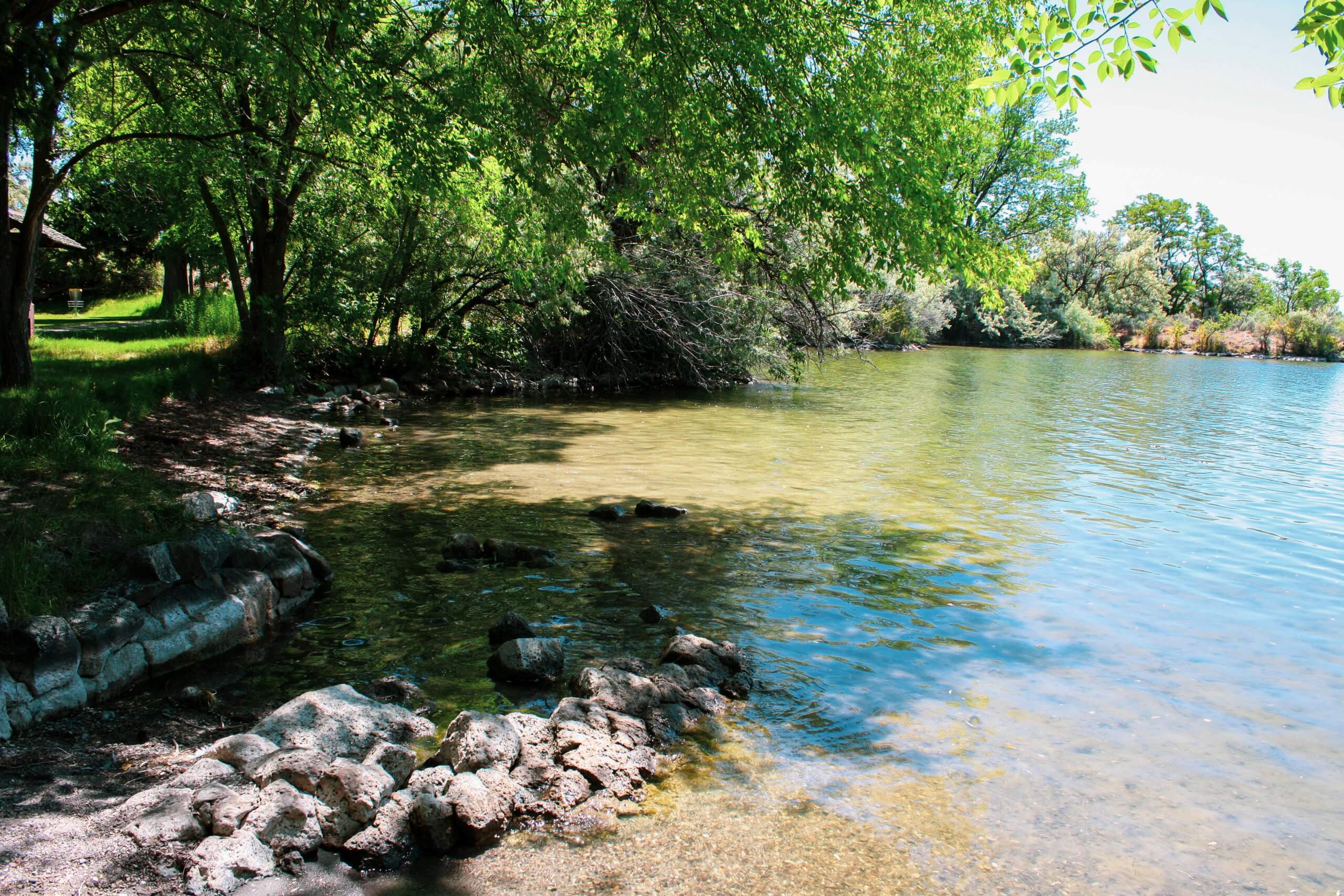 Shore of Lake Walcott at Lake Walcott State Park.